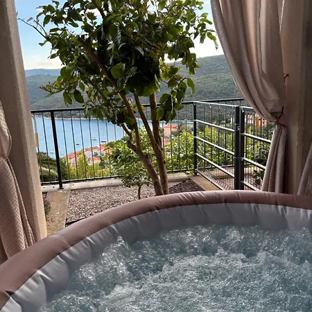 Apartment Coccolina, With Whirlpool, Breathtaking View And Parking, Bookable Year Round