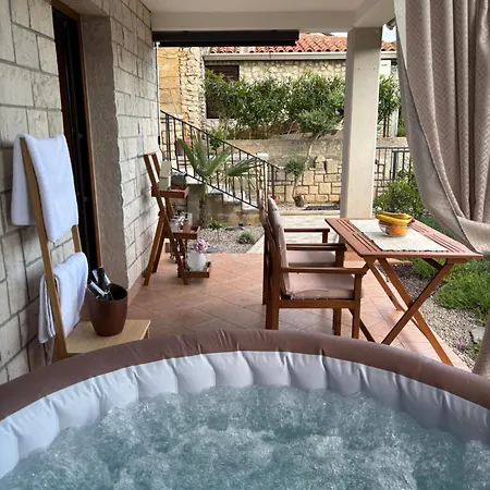 Coccolina, With Whirlpool, Breathtaking View And Parking, Bookable Year Round Apartment