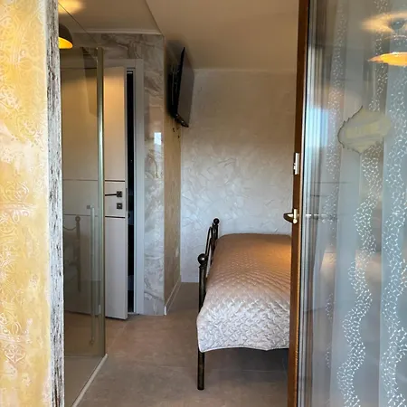 Apartment Coccolina, With Whirlpool, Breathtaking View And Parking, Bookable Year Round Rabac