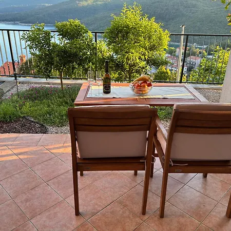 Coccolina, With Private Hot Tub, Breathtaking Views And Free Parking, Bookable Year Round, Also Take A Look At Our Flat Apartamento